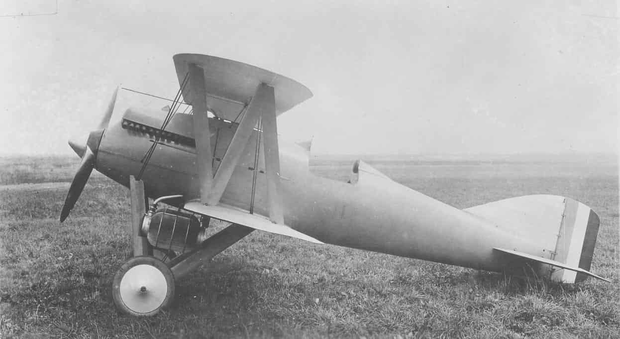Первый экземпляр самолета Модель 23 «Нэйви Кертисс Рейсер», подготовленный к гонке на Приз Пулитцера 1921 г.